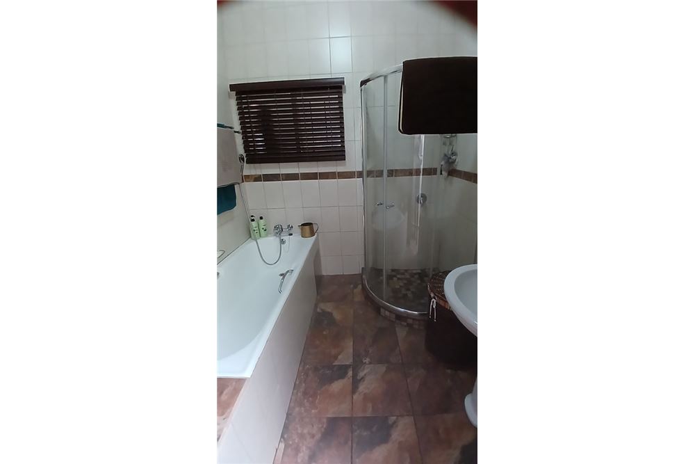 Résidentiel - Maison - Pretoria Gardens, Gauteng - South Africa - 18 - 1031414116-114