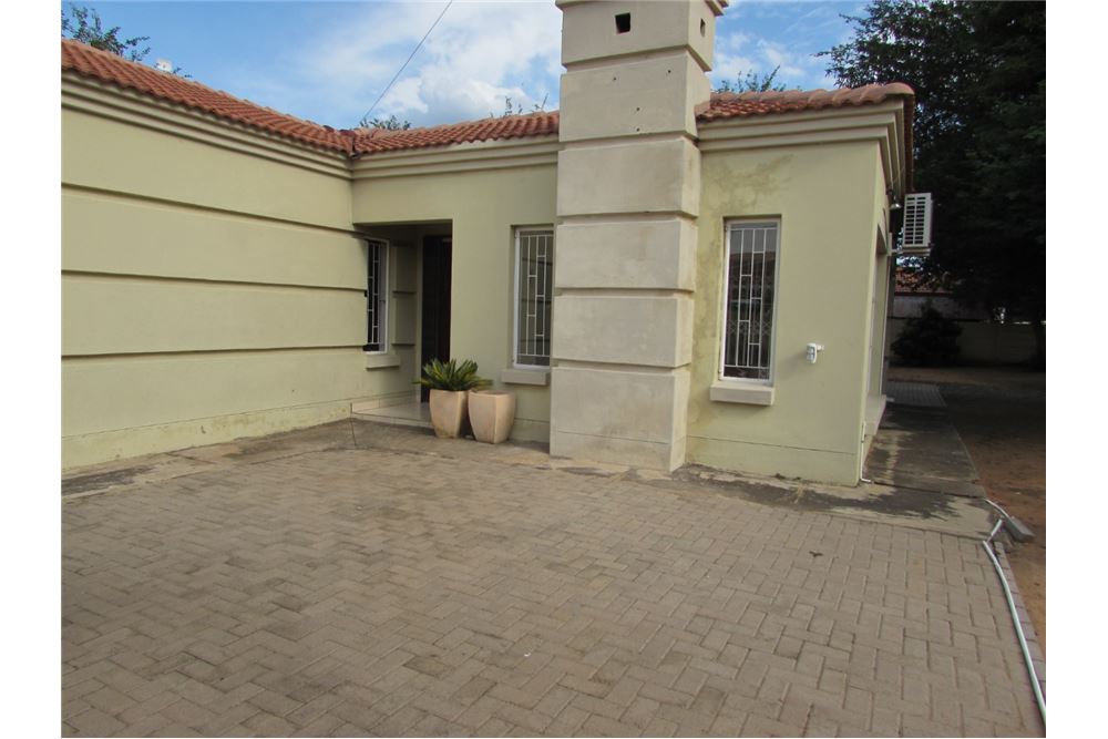 Residential House Phakalane, SouthEast District Botswana