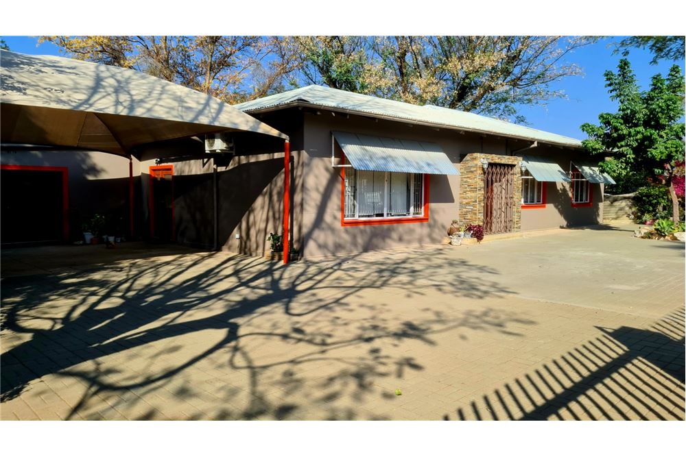 Residential House Otjiwarongo Central, Otjozondjupa Namibia