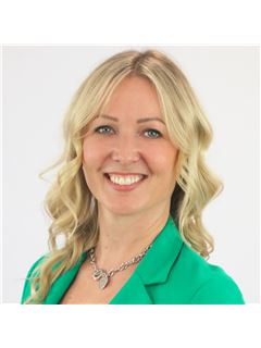 Aga Saunders - RE/MAX Twin City Realty Inc