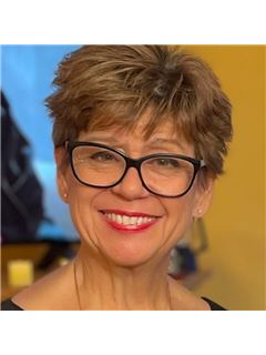 Dorothy Godin - RE/MAX Crown Realty (1989) Inc