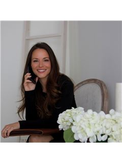 April Lightfoot - RE/MAX Hallmark Chay Realty