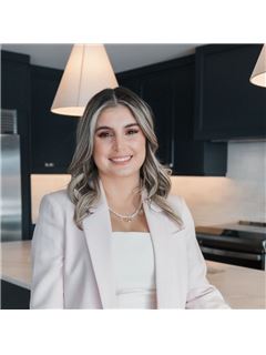 KRYSTA LAPOINTE - RE/MAX Crown Realty (1989) Inc