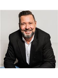 Robert Wollziefer - RE/MAX Real Estate Centre Inc