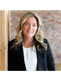 Crystal Graham - RE/MAX Hallmark Chay Realty