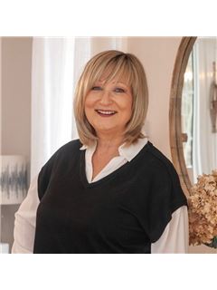 Elaine Coombs - RE/MAX Reliable Realty Inc