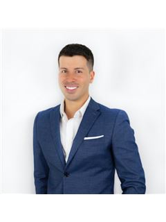 Alex Monge - RE/MAX Hallmark Chay Realty