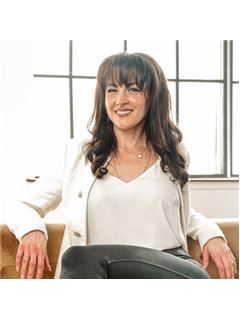 Krystal Morrison - RE/MAX Crown Realty (1989) Inc