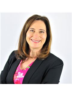 Lisa Lettau - RE/MAX Twin City Realty Inc