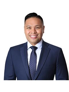 Neil Quinto - RE/MAX Escarpment Realty, Inc.