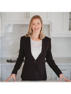 Amy Gilmore - RE/MAX Hallmark Realty Ltd