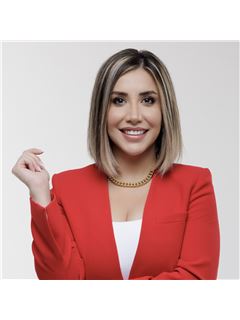 Michelle Refani - RE/MAX Hallmark Realty Ltd