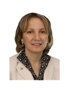 Violetta M Konewka - RE/MAX Real Estate Centre Inc