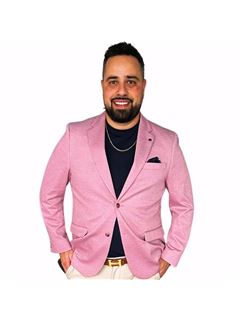 Makelaar - Mike Nakeeb - RE/MAX West Realty Inc