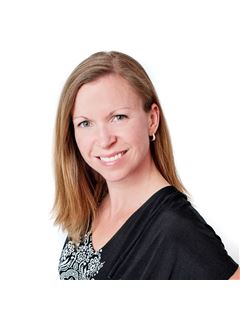 Ashley Lamb - RE/MAX Hallmark Chay Realty