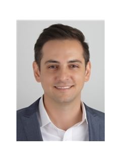 Agente Associado                                   - Michael McLachlan - RE/MAX Hallmark Realty Ltd