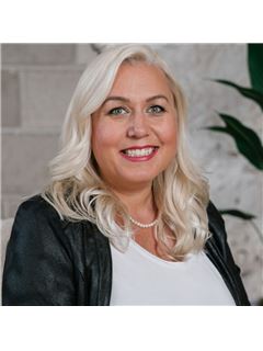 Victoria Fiore - RE/MAX Escarpment Realty, Inc.