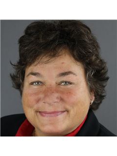 Charlotte Zawada - RE/MAX Twin City Realty Inc