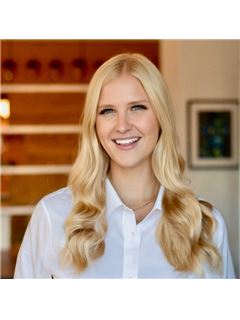 Kelly Garrah - RE/MAX Service First Realty Inc., Brokerage