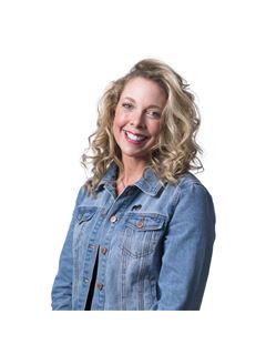 Marsha Vildis - RE/MAX Crown Realty (1989) Inc