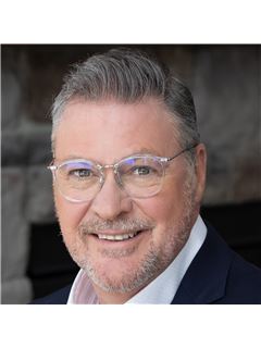 Lance Chilton - RE/MAX Hallmark Chay Realty