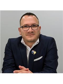 Naim Hassab - RE/MAX Real Estate Centre Inc