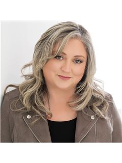 Krista Halbert - RE/MAX Hallmark Chay Realty