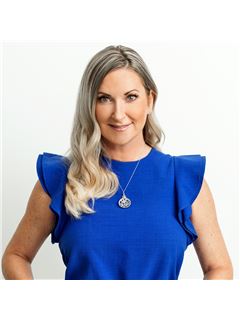 Julie Woolsey - RE/MAX Hallmark Chay Realty