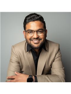Jay Parekh - RE/MAX Metropolis Realty