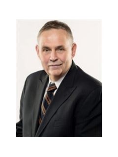 Peter Hogeterp - RE/MAX Escarpment Realty, Inc.