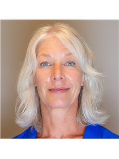 Jackie Hardman - RE/MAX Professionals North