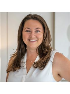 Chelsea Grace - RE/MAX Hallmark Realty Ltd