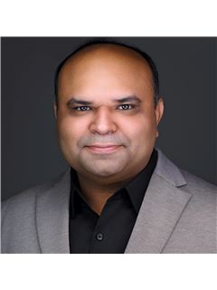 Purav Prajapati - RE/MAX Real Estate Centre Inc