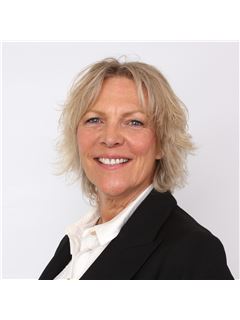 Ellie Laferriere - RE/MAX Hallmark Chay Realty