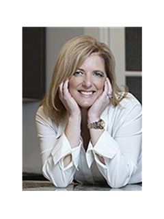 Broker/Owner - Holly Henderson - RE/MAX Service First Realty Inc., Brokerage