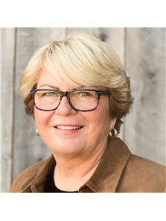 Donna Dolotowicz - RE/MAX Twin City Realty Inc