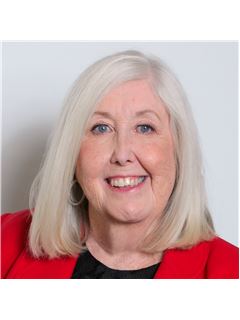 Mary Bateman - RE/MAX Hallmark Chay Realty