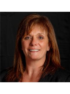 Debbie McNabb - RE/MAX Grey Bruce Realty Inc