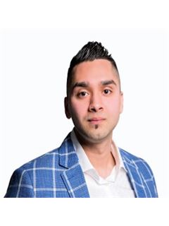 Ammad Khan - RE/MAX Twin City Realty Inc