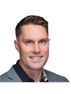 Matthew Jakobczak - RE/MAX Escarpment Realty Inc