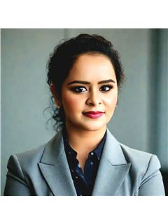 AKANKSHA WADHERA - RE/MAX Champions Realty Inc