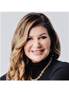 Leanne Giles - RE/MAX Real Estate Centre Inc.