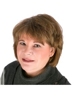 Jennifer Dutton-Munn - RE/MAX Hallmark Chay Realty