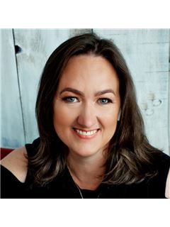 Amanda Ridding - RE/MAX Hallmark Chay Realty