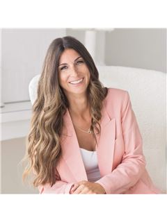 Anna Bruno - RE/MAX Hallmark Chay Realty