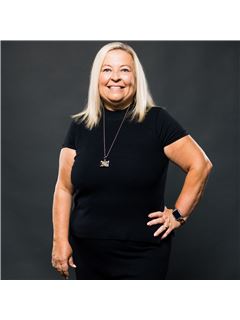 Tina Doyle - RE/MAX Escarpment Realty, Inc.