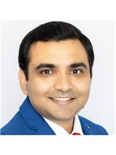 Deepak Kumar - RE/MAX Paramount Realty Brokerage