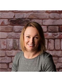 Bernadetta Mroz - RE/MAX Real Estate Centre Inc