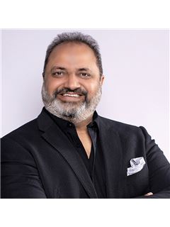 Amit Airi - RE/MAX Real Estate Centre Inc