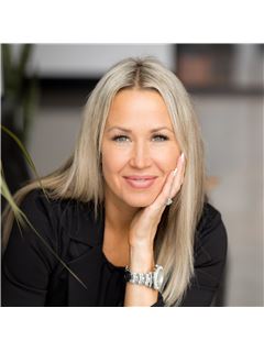 Leah MacEachern - RE/MAX Twin City Realty Inc